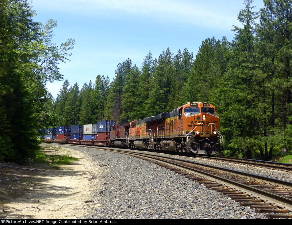 BNSF 8106 East